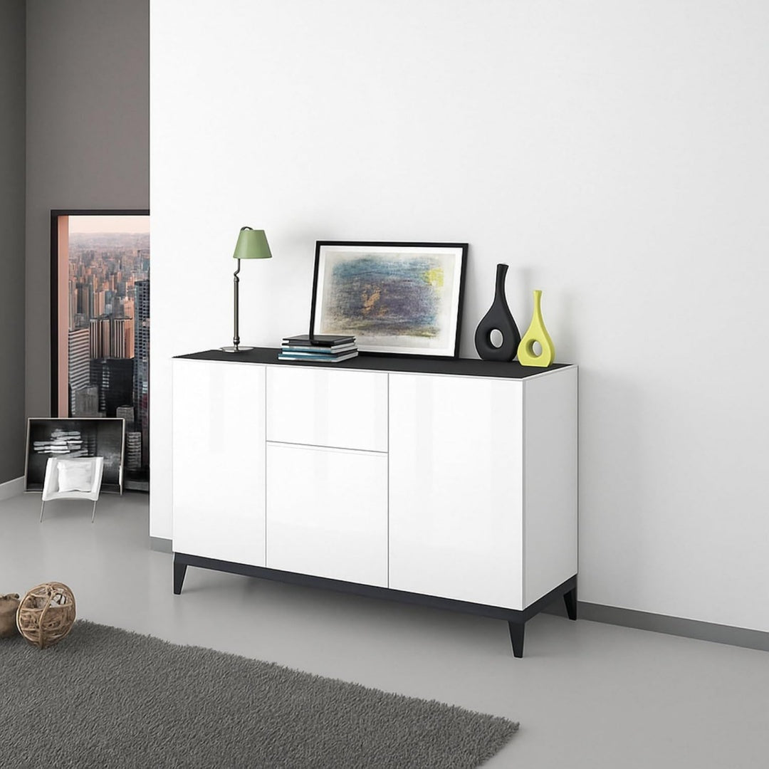 Sideboard mit 3 Tueren, grifflosen Fronten und Schubladen