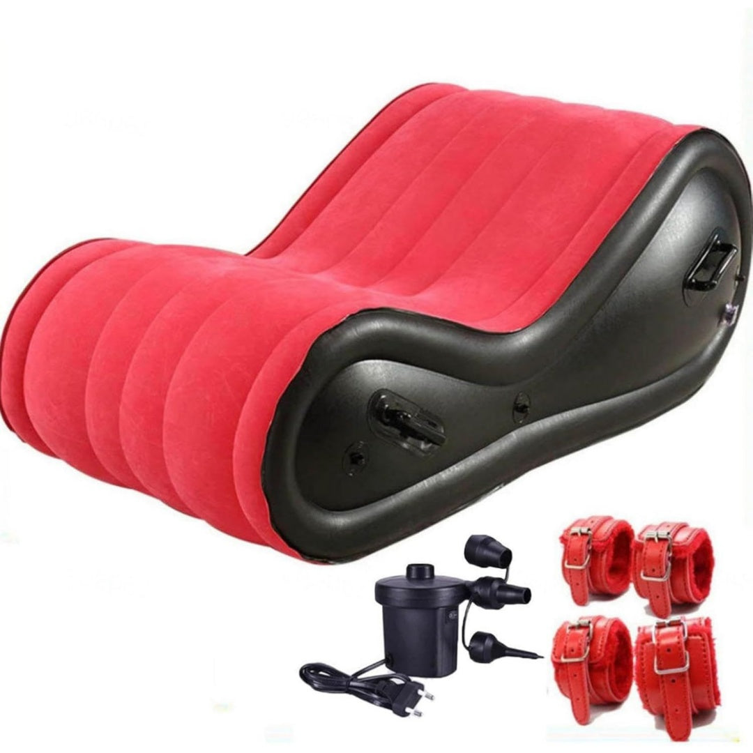 Eine klappbare Konstruktion praegt das Sofa aus Stoff