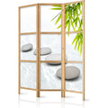Der Raumteiler nimmt mit 135 x 171 cm Gestalt an