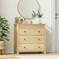 Sideboard verbindet strukturierte Fronten und Holzoptik