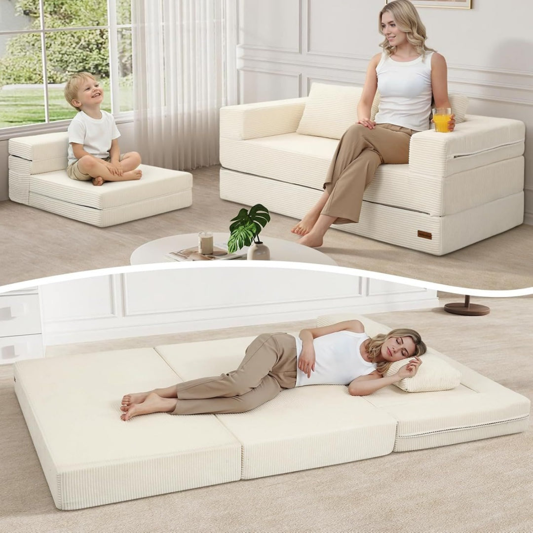 Eine klappbare Konstruktion und weiche Polster an dem Sofa